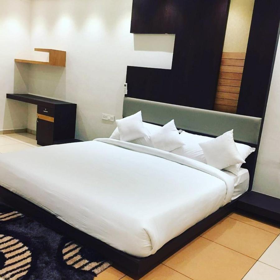 Hotel Al Amana Tower Kondotty Exterior foto